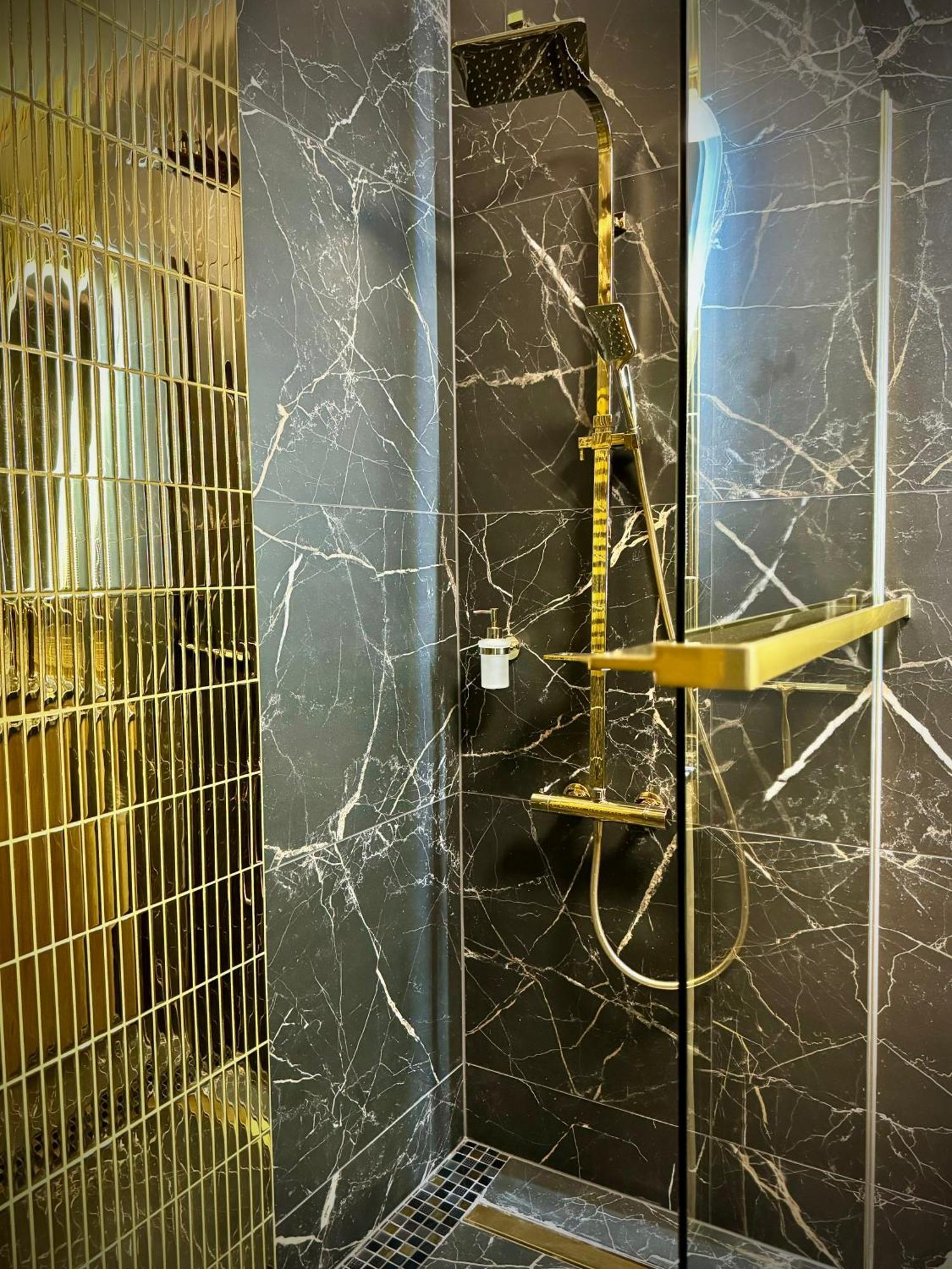שצ'צ'ין Golden Park Aparthotel מראה חיצוני תמונה