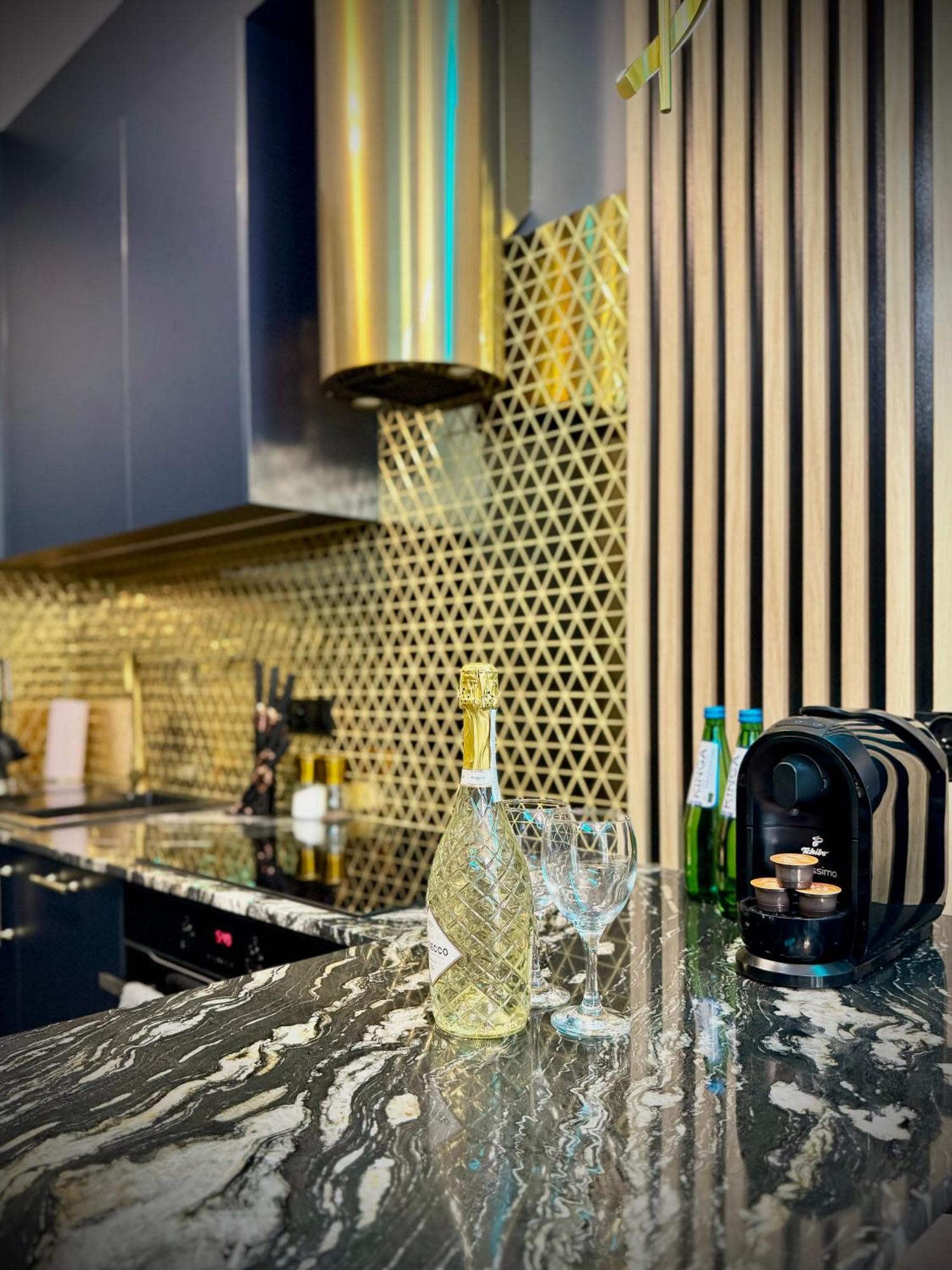 שצ'צ'ין Golden Park Aparthotel מראה חיצוני תמונה
